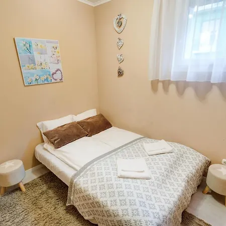 Victor Hugo Budapest